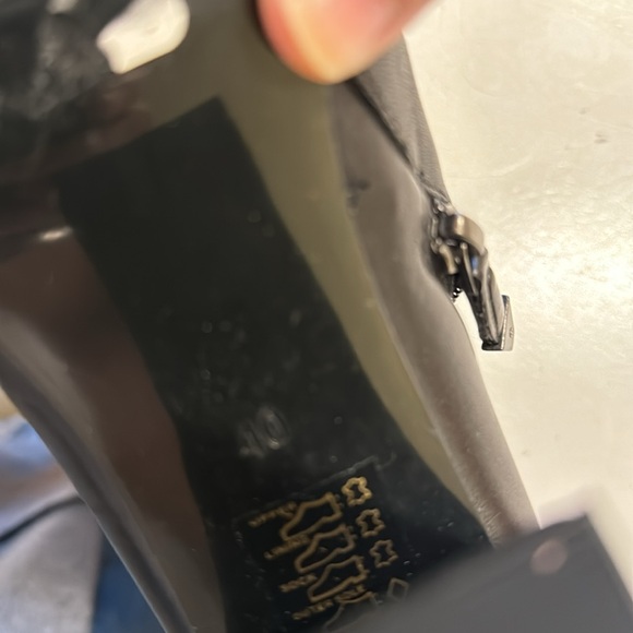 Black studded boots. Scarpa leather Italian  boots studded size 40 Italian - Picture 9 of 9